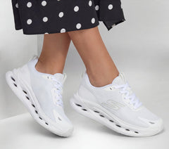 Skechers | Max Cushioning Glide-Step - Tukker