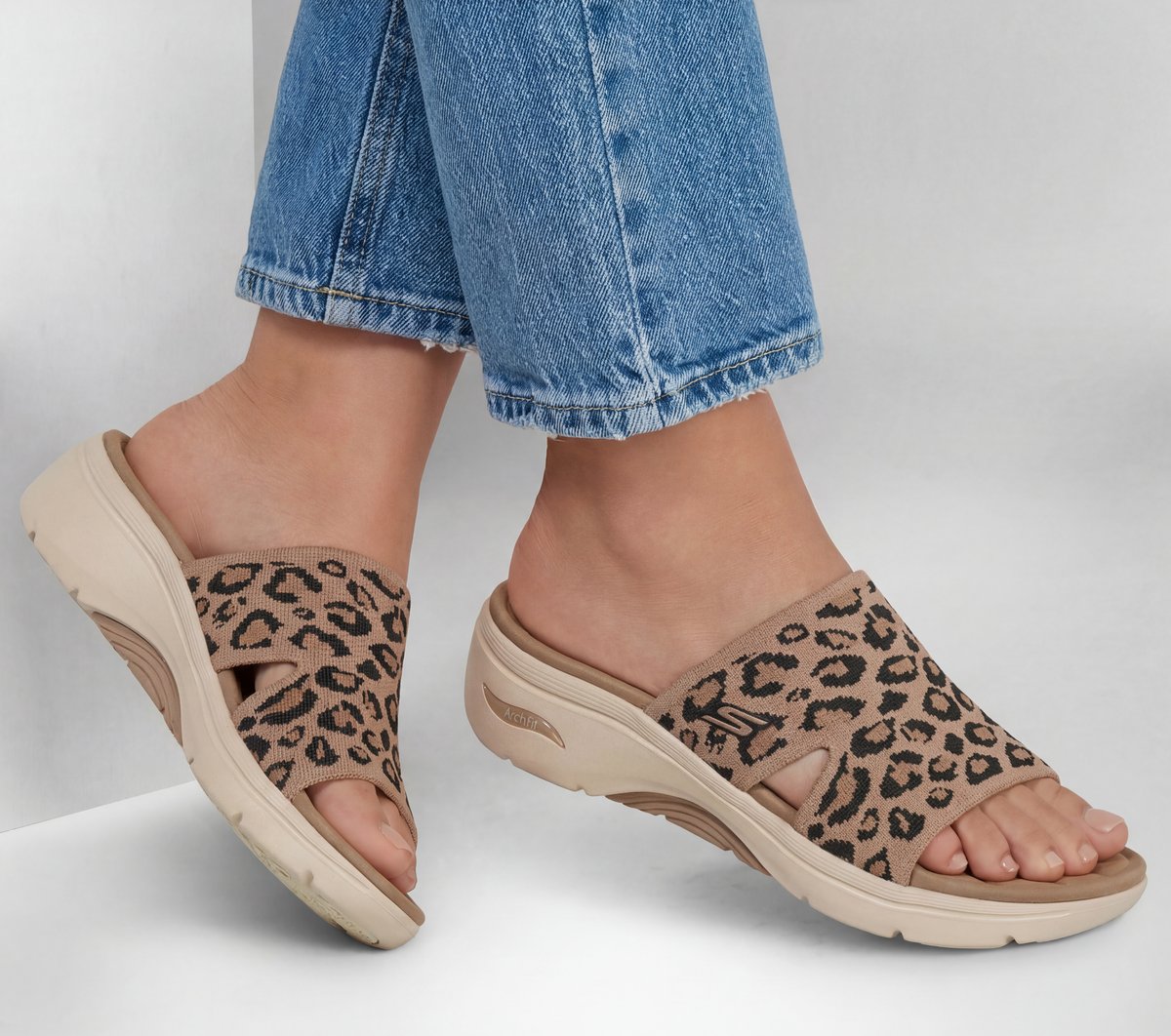 Skechers | GO WALK Arch Fit 2.0 Sandal - Remi