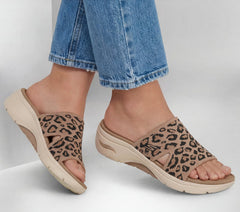 Skechers | GO WALK Arch Fit 2.0 Sandal - Remi
