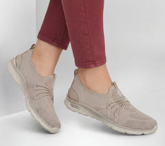 Skechers | Arch Fit Sunny - Flutter Step