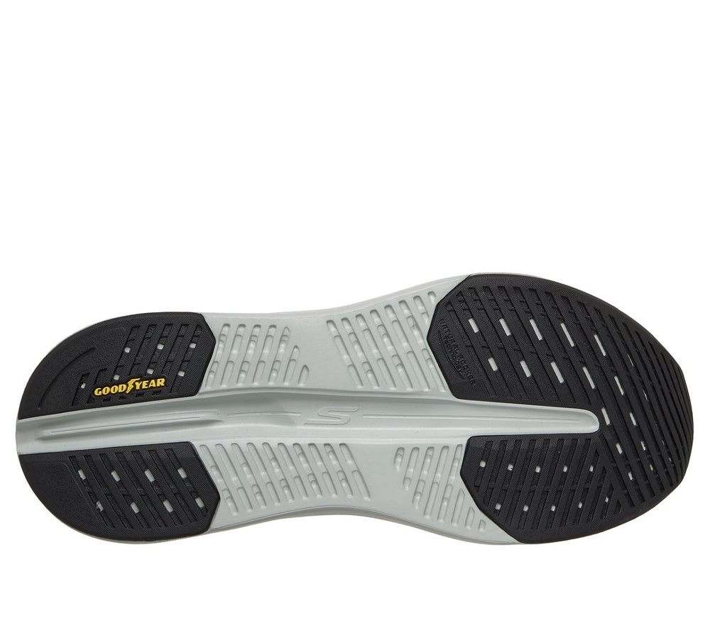 Skechers | Slip-ins: Max Cushioning Glide-Step - Advert